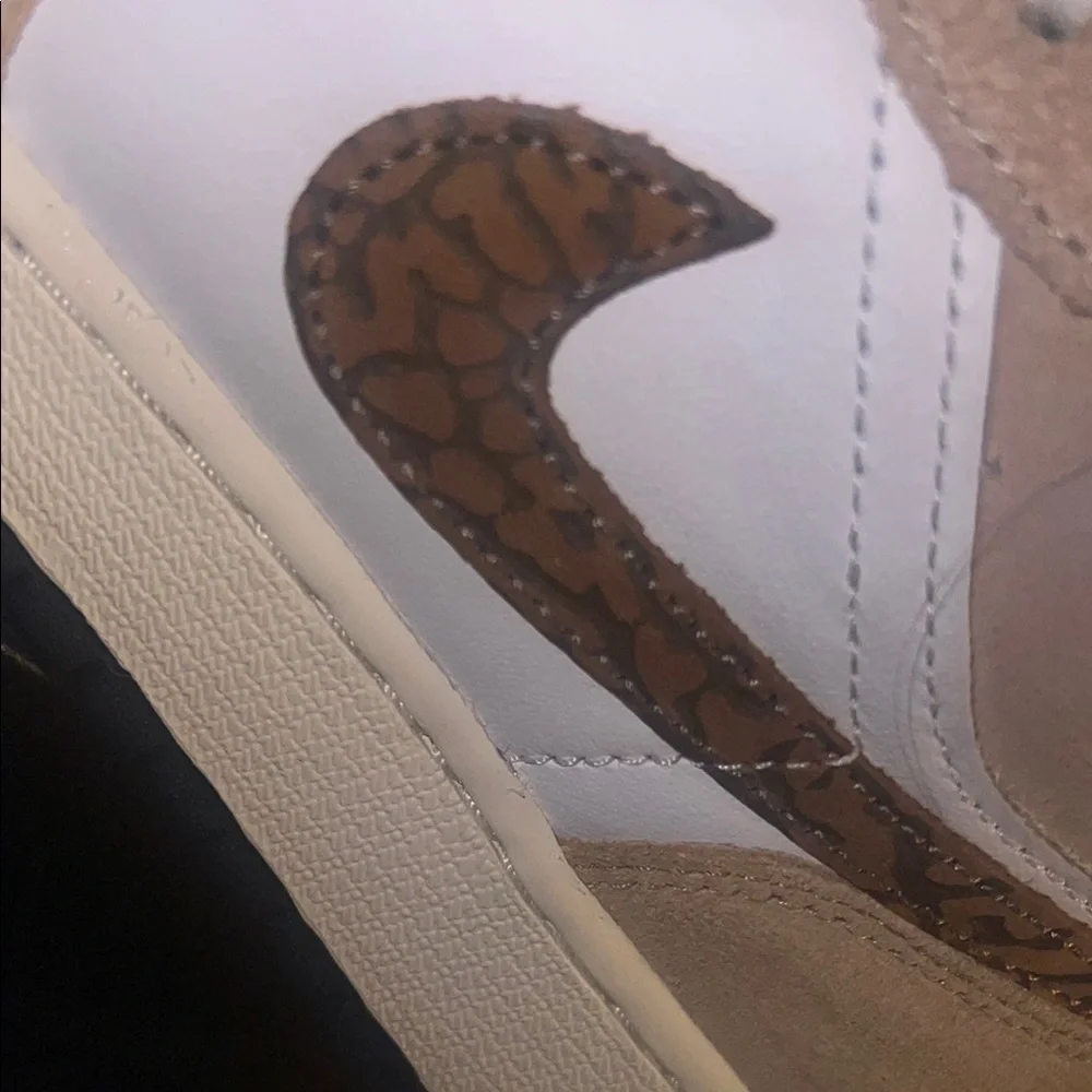 Back To School Jordan Kids' Low-Top Sneakers in White and Tan